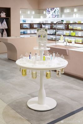 感官與美學的雙重奏 韓國Scentence化妝品零售店面設計解讀